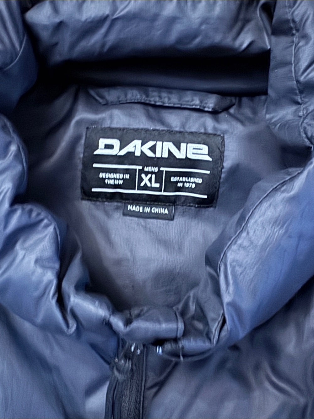 Dakine Puffer Vest - Picture 3 of 4